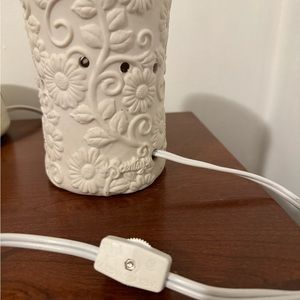 Scentsy ceramic wax warmer